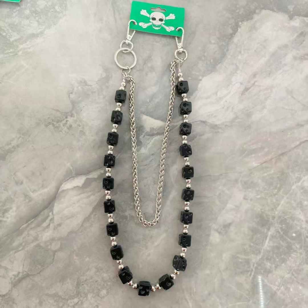 CHAÎNE DE PANTALON À PERLES NOIRES